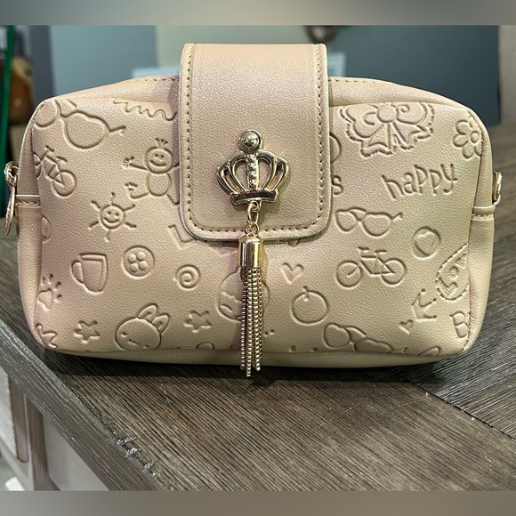 Handbags - Elegant Tan Crossbody Bag